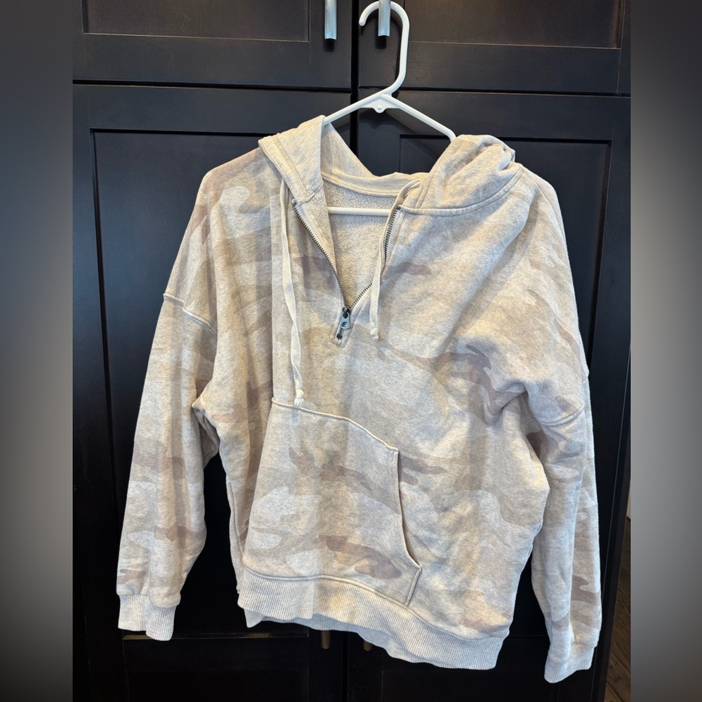 American Eagle Outfitters Women's Beige Camouflage Hoodie
